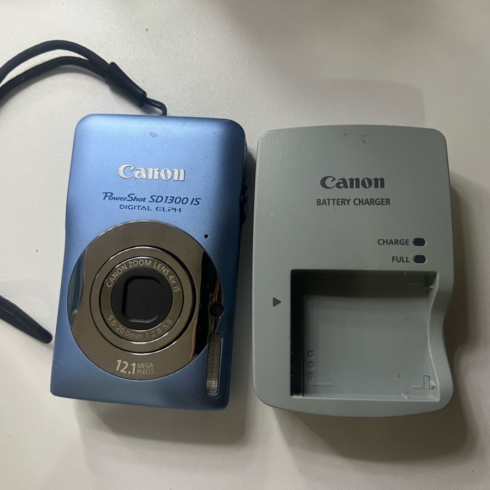 Canon PowerShot SD1300 IS Digital Camera - Metallic Blue